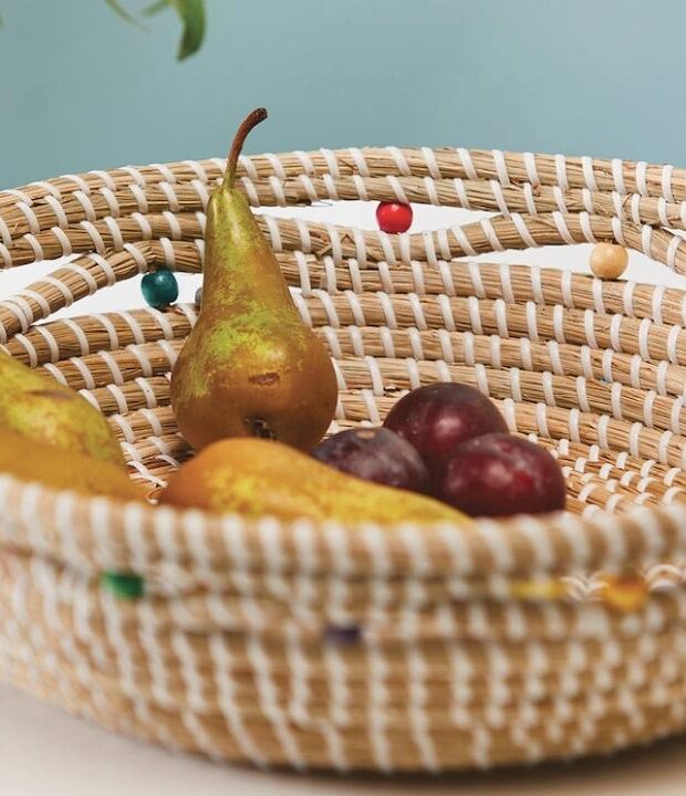 Fair Trade Fruit Basket Hand Crafted In Vietnam. Versatile, Natural Round Serving Basket Made from Sustainable Seagrass. Eye Catching Dining Table Centre Piece.