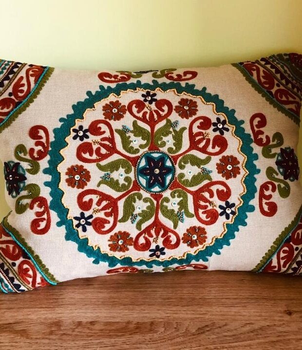 embroidered-scatter-cushion-cover